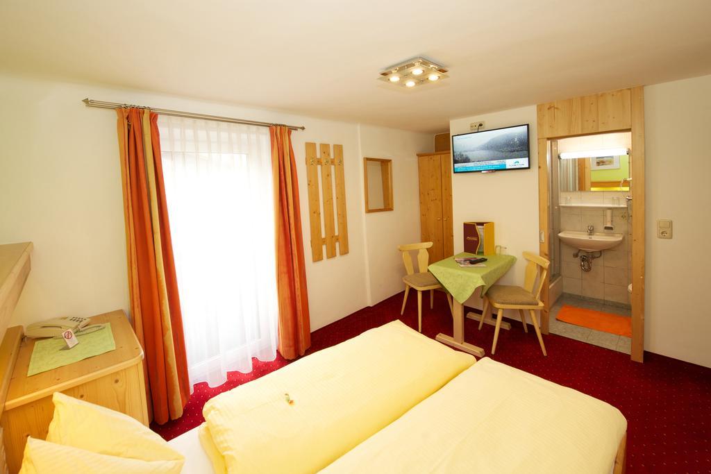 Pension Alpenrose Zell am See Bagian luar foto