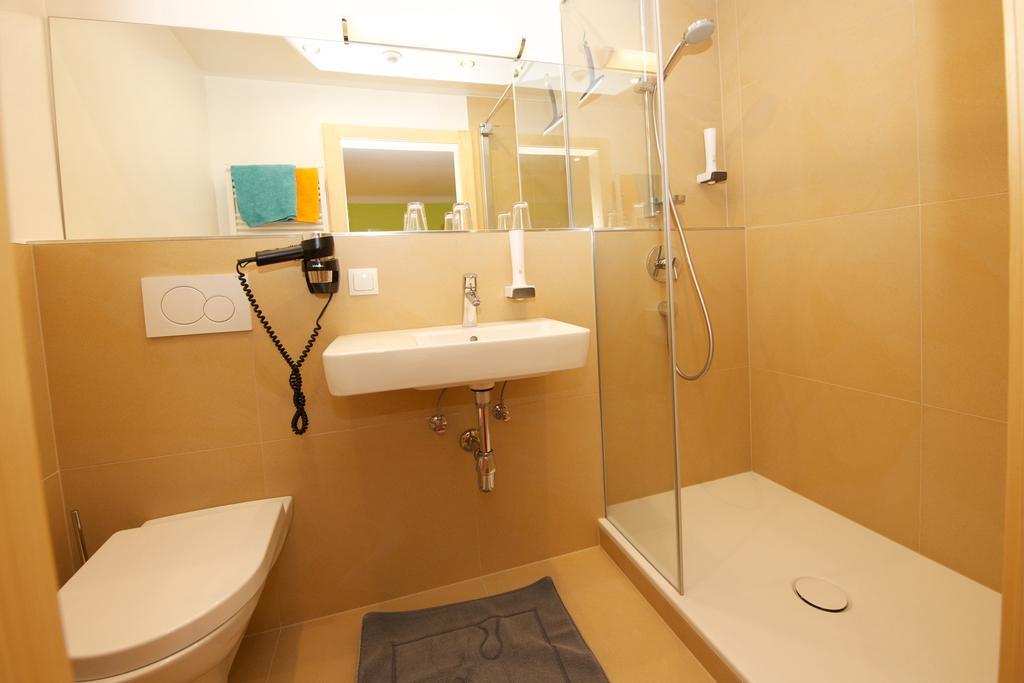 Pension Alpenrose Zell am See Bagian luar foto
